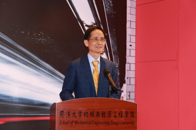 中德足球比分手机
党委书记兼中方副院长吴志红教授致辞