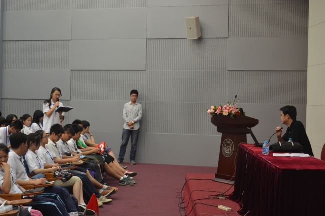 杜豫川教授与学员交流 杜豫川教授与学员交流